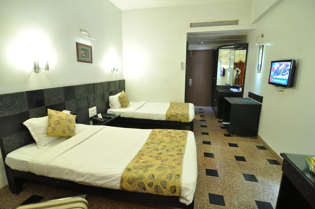 Hotel Venkatesh International Rāipur Rum bild