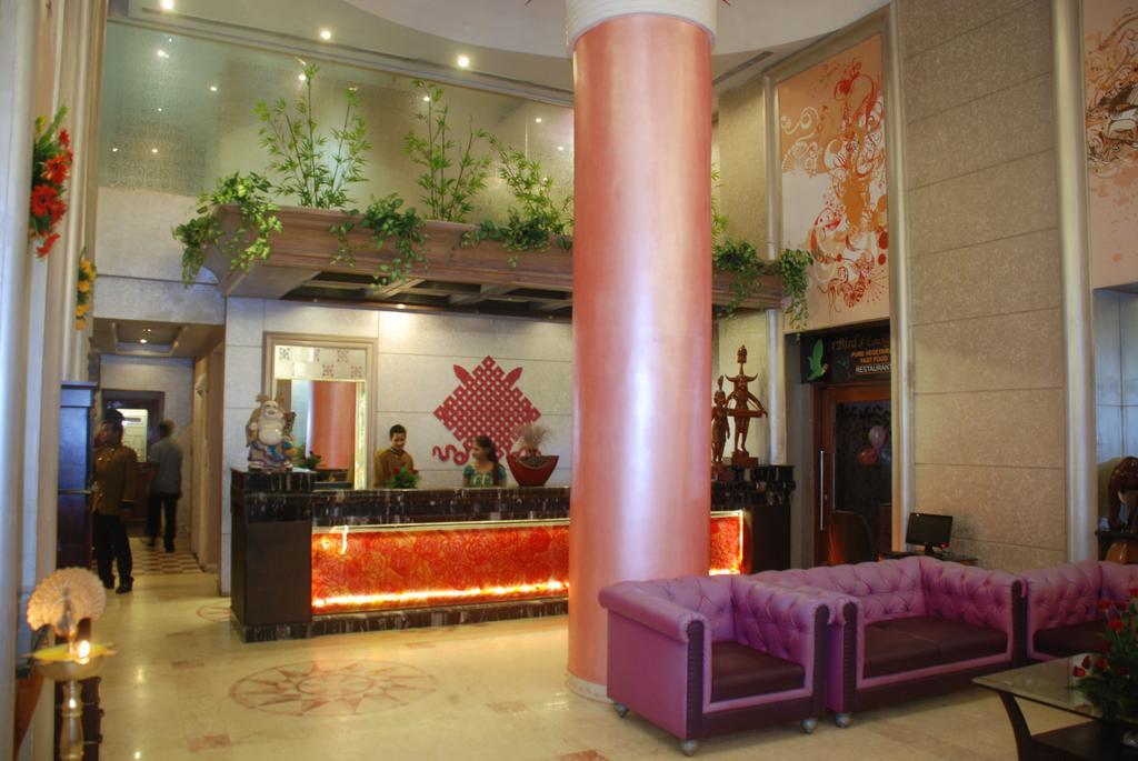 Hotel Venkatesh International Rāipur Exteriör bild