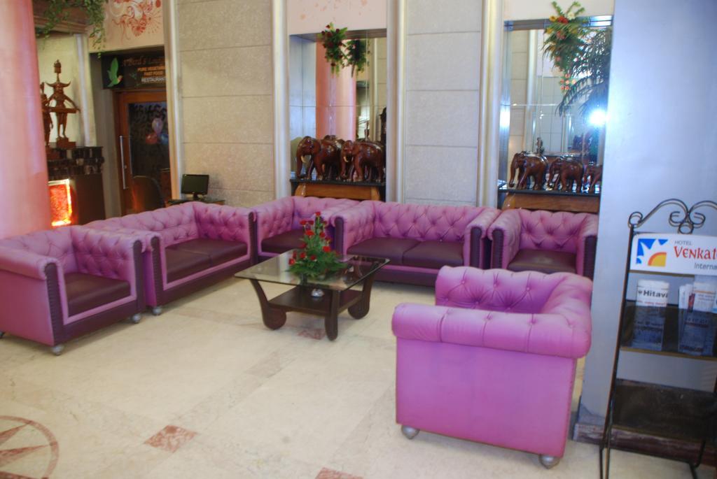 Hotel Venkatesh International Rāipur Exteriör bild