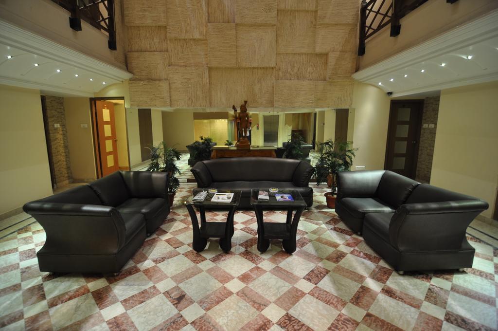 Hotel Venkatesh International Rāipur Exteriör bild