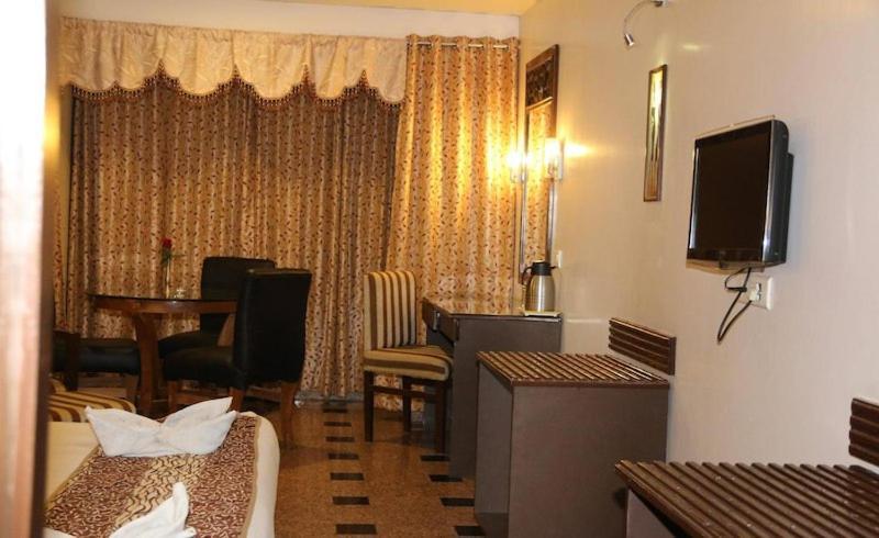 Hotel Venkatesh International Rāipur Exteriör bild