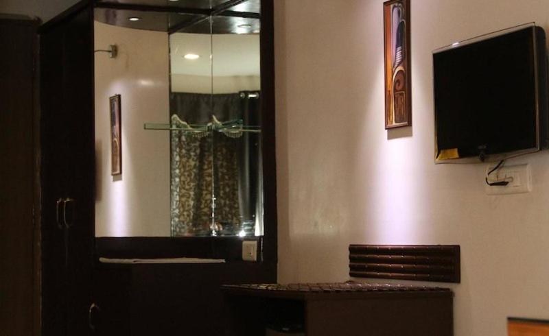 Hotel Venkatesh International Rāipur Exteriör bild