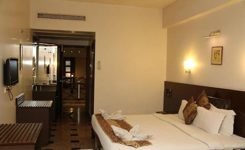 Hotel Venkatesh International Rāipur Exteriör bild