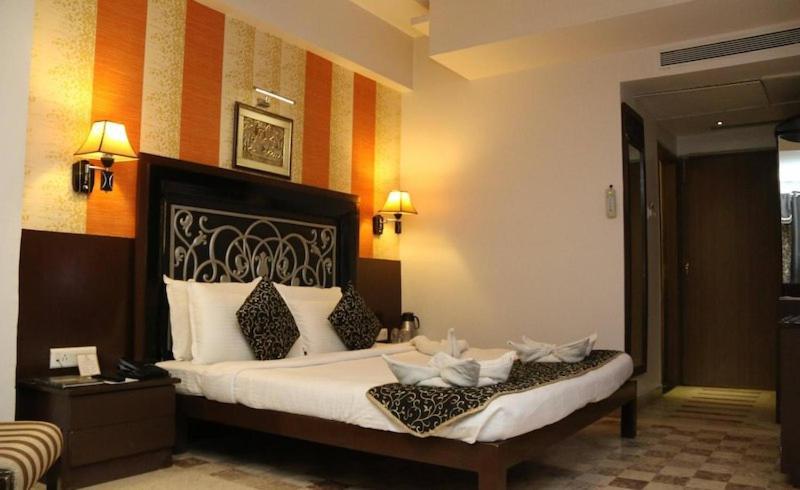 Hotel Venkatesh International Rāipur Exteriör bild
