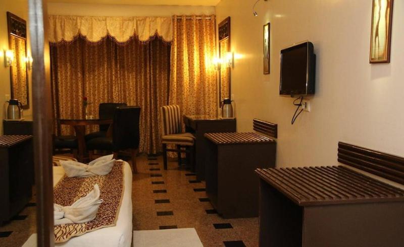 Hotel Venkatesh International Rāipur Exteriör bild