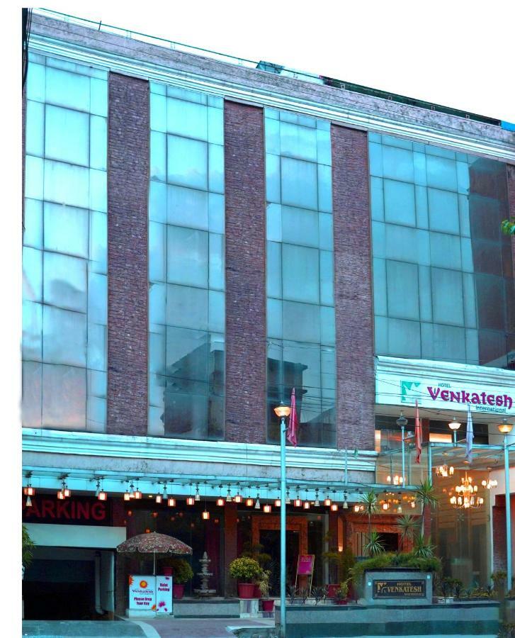 Hotel Venkatesh International Rāipur Exteriör bild