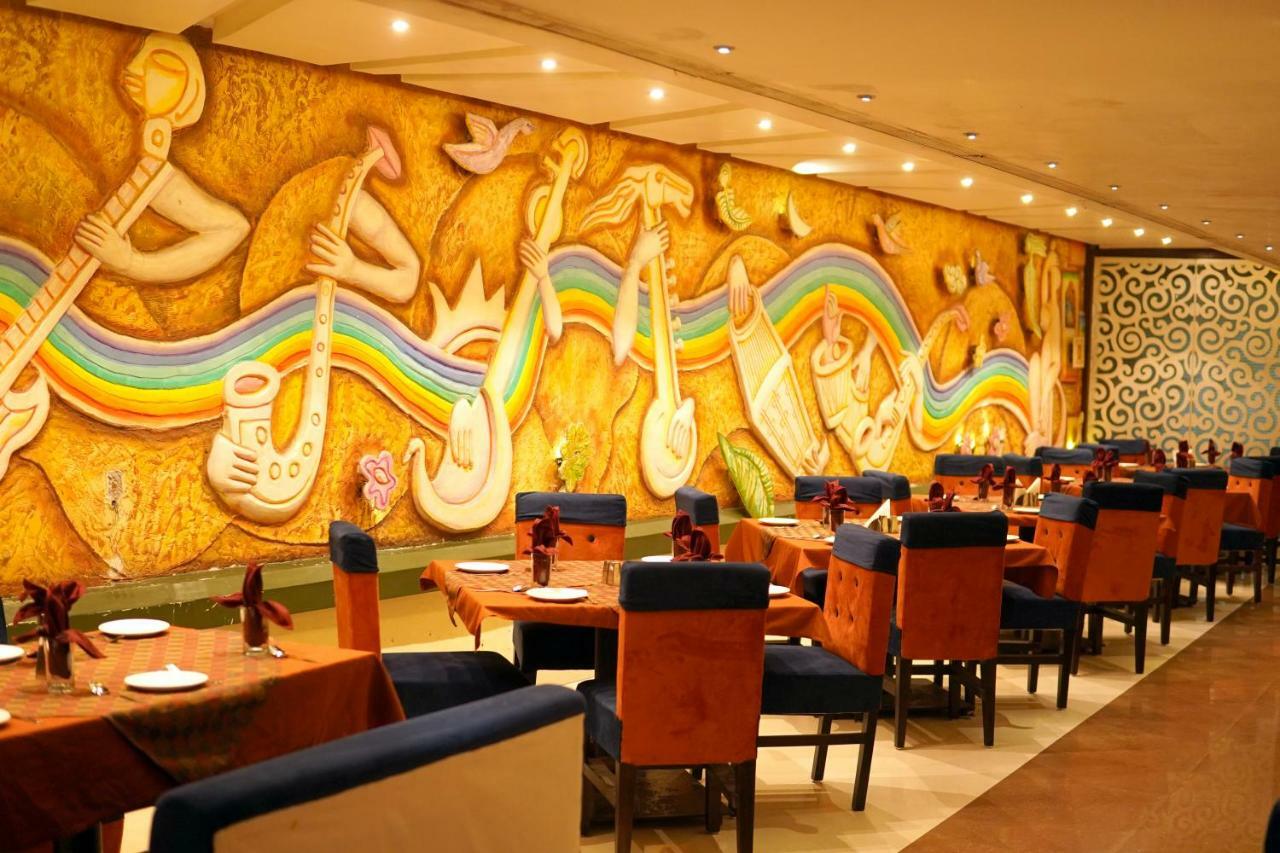 Hotel Venkatesh International Rāipur Exteriör bild